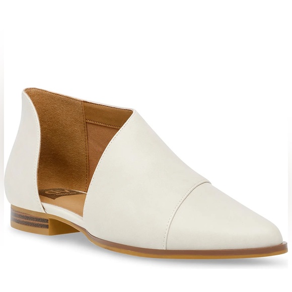 DV by Dolce Vita Shoes - New with box DV by Dolce Vita Fargo Flat Stone Size: 10 Women’s Shoe